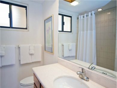 Wailea Vacation Rental Two Bedrooms Sleeps Six Walk to Beach